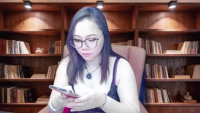 Giuliam online show from 10, 4, 2026