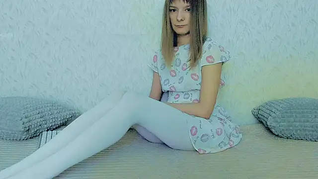 Snapshot of YourCaramel chatting on 4, 2, 2025 YourCaramel online show from 4, 2, 2025