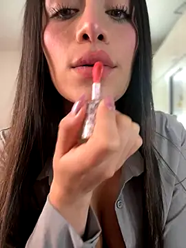 Emmily 19 online show from 18, 11, 2025