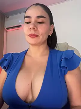 Snapshot of MeganDupont chatting on 21, 7, 2026 MeganDupont online show from 21, 7, 2026