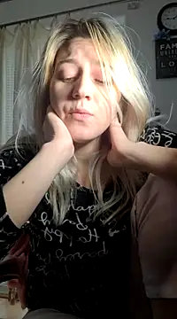 Snapshot of ScarletCallings420 chatting on 28, 2, 2025 ScarletCallings420 online show from 28, 2, 2025