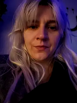 Snapshot of ScarletCallings420 chatting on 3, 11, 2025 ScarletCallings420 online show from 3, 11, 2025