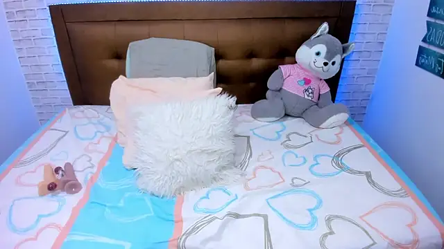 olivia love  online show from 24, 1, 2025