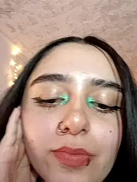 IvonneT online show from 28, 2, 2025