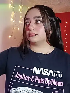Snapshot of IvonneT chatting on 26, 5, 2026 IvonneT online show from 26, 5, 2026