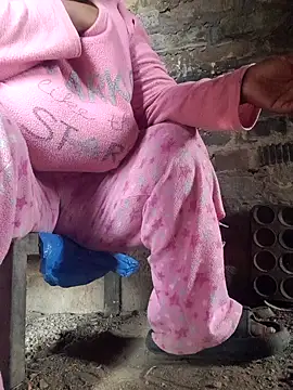 winterqueenx online show from 15, 3, 2026