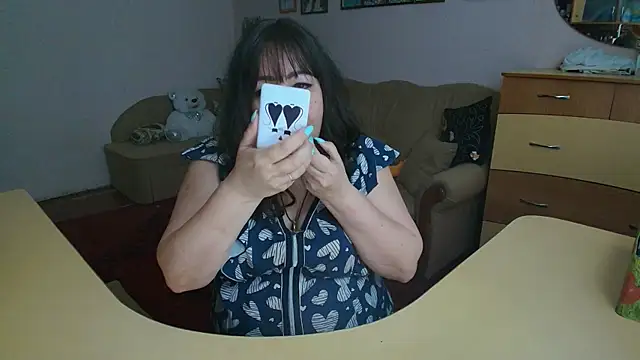 Lucretia Goldi  online show from 6, 2, 2025