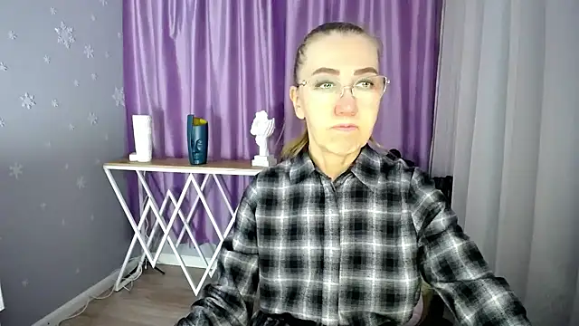 queen a n i online show from 27, 1, 2025