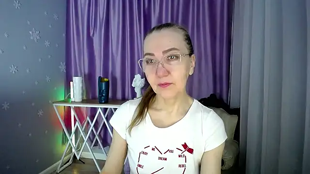 queen a n i online show from 11, 2, 2025