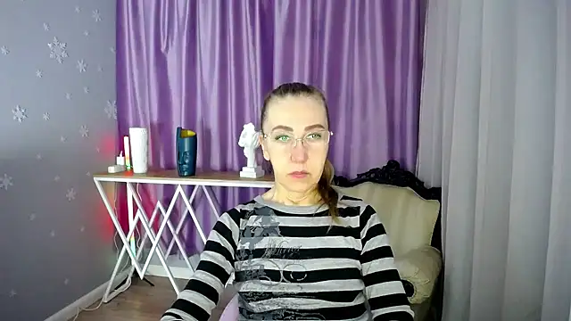 queen a n i online show from 7, 3, 2025