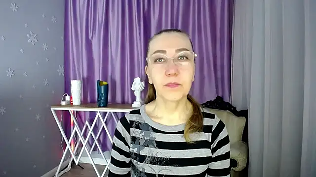 queen a n i online show from 10, 3, 2025