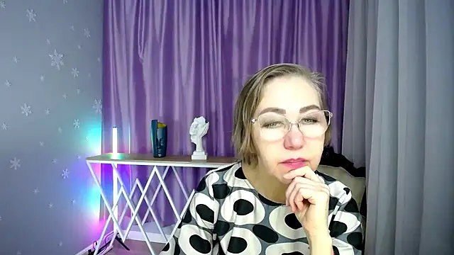 queen a n i online show from 15, 11, 2025