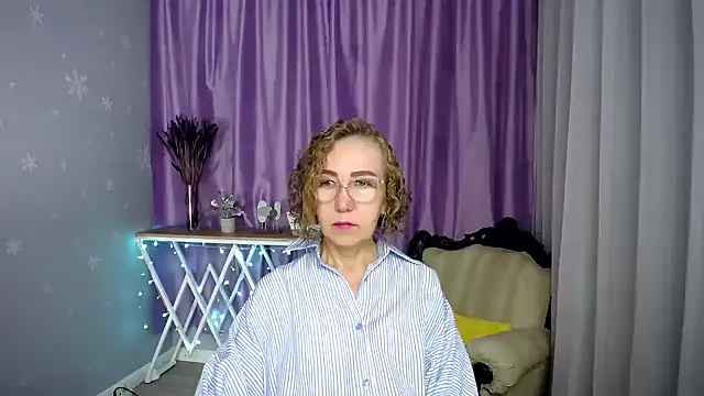 queen a n i online show from 22, 7, 2026