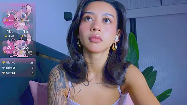 Mia Tin online show from 9, 10, 2025