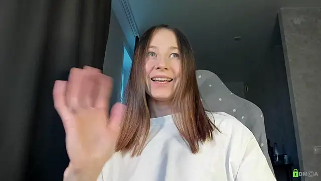 Courtney Luv online show from 6, 10, 2025