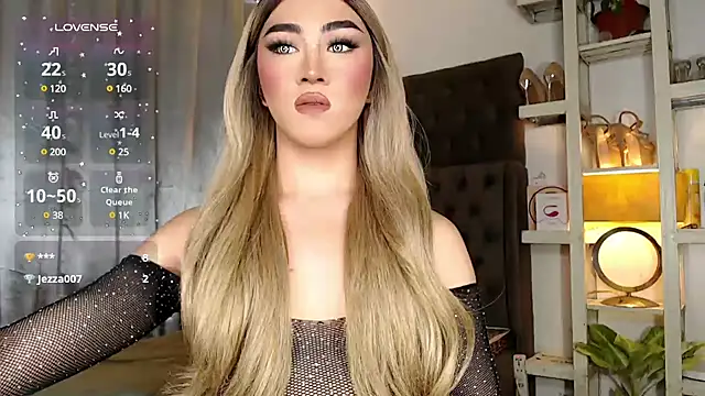 Snapshot of Local_Hoelyx chatting on 5, 12, 2024 Local Hoelyx online show from 5, 12, 2024