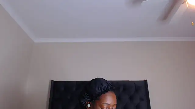 Sexynaughty Gal online show from 12, 11, 2025