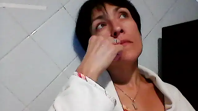 SunnyAmorre online show from 9, 9, 2025