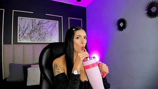 Snapshot of Samantha_Brooke chatting on 4, 3, 2025 Samantha Brooke online show from 4, 3, 2025