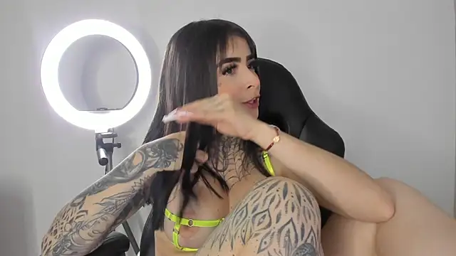 Ally Snow online show from 27, 2, 2025