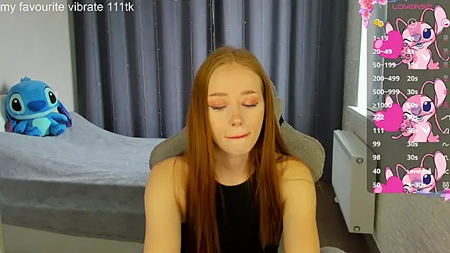 Hot Mia  online show from 21, 3, 2025