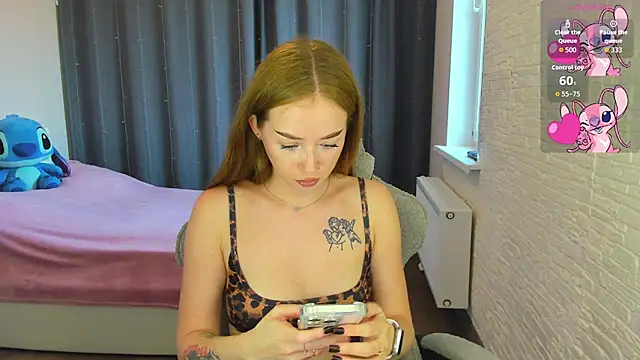 Hot Mia  online show from 2, 7, 2026