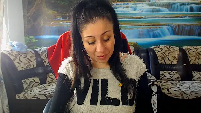 MoistMady online show from 4, 3, 2026