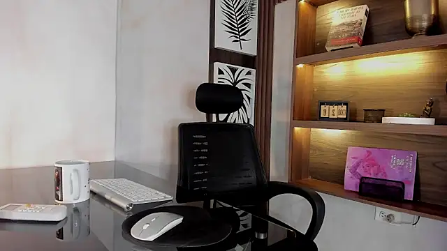 Scarleett 22 online show from 23, 3, 2026