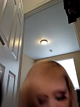 Snapshot of AmethystFoxx chatting on 10, 4, 2026 AmethystFoxx online show from 10, 4, 2026