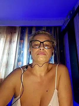 BellaBellaHot online show from 14, 9, 2025