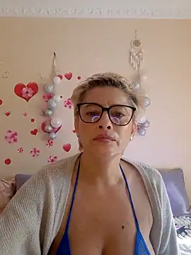 BellaBellaHot online show from 21, 10, 2025