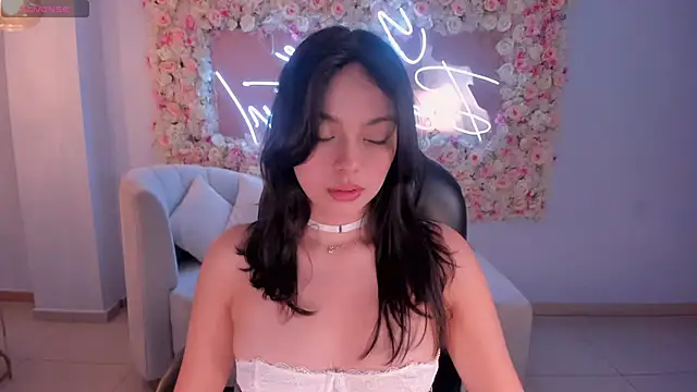 NaomiSainz online show from 18, 2, 2025