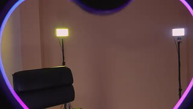 NaomiSainz online show from 11, 3, 2025