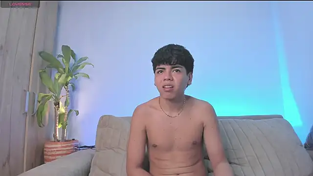 Snapshot of tomdrew69 chatting on 24, 10, 2025 tomdrew69 online show from 24, 10, 2025