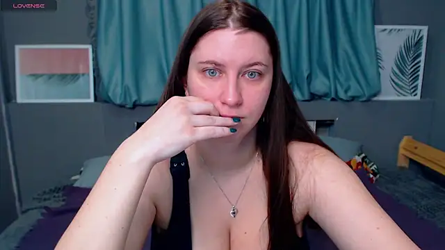 LiyaSilve online show from 5, 1, 2025