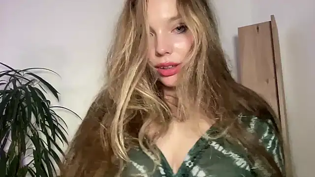 Snapshot of Sara_Browney chatting on 2, 11, 2025 Sara Browney online show from 2, 11, 2025