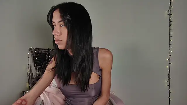  monamour  online show from 18, 1, 2025