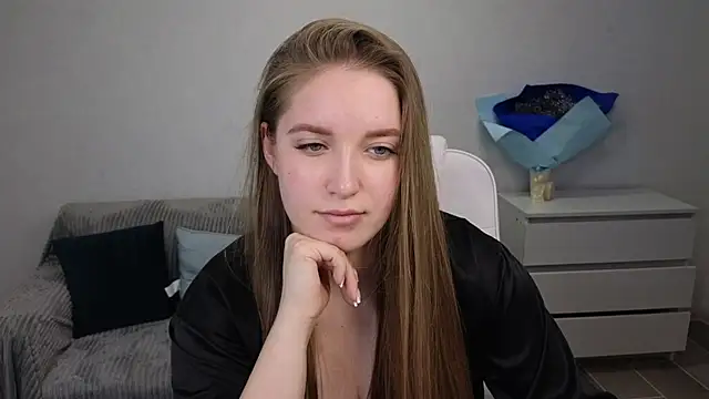 EvaMaddison online show from 1, 1, 2025