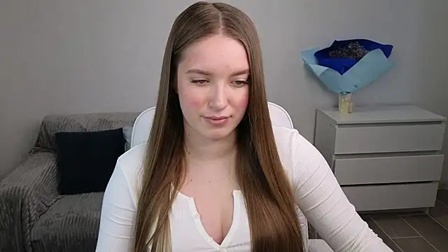 EvaMaddison online show from 8, 2, 2025