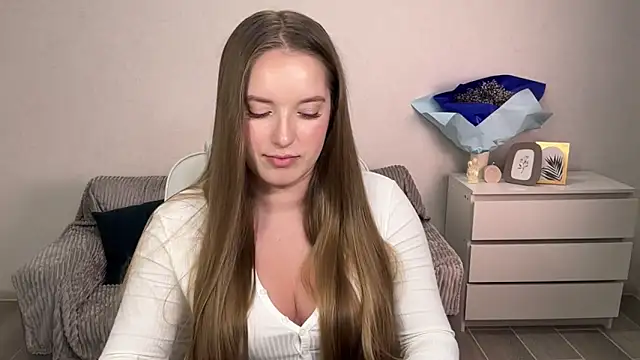 EvaMaddison online show from 8, 10, 2025