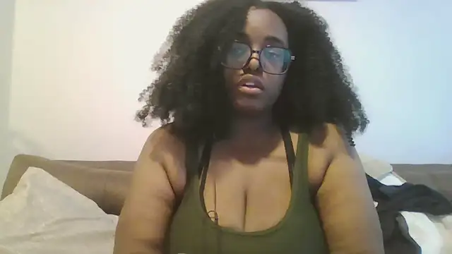 Snapshot of MissCC99 chatting on 10, 4, 2026 MissCC99 online show from 10, 4, 2026