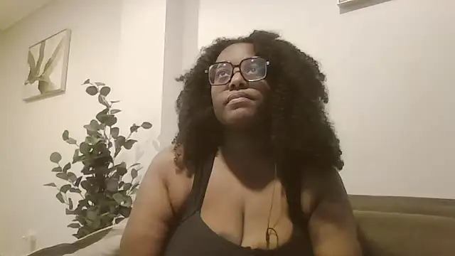 Snapshot of MissCC99 chatting on 13, 4, 2026 MissCC99 online show from 13, 4, 2026