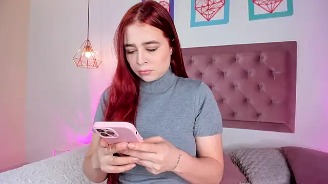 Snapshot of Marie_Castelzc chatting on 8, 3, 2025 Marie Castelzc online show from 8, 3, 2025