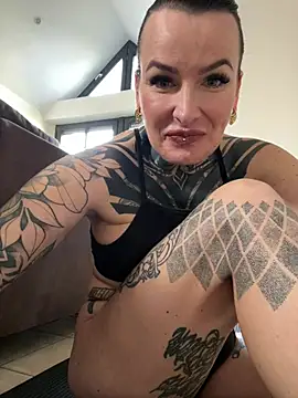 InkedBiitch online show from 8, 2, 2025