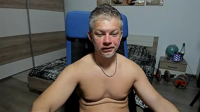 Snapshot of RobbyShawz chatting on 6, 7, 2026 RobbyShawz online show from 6, 7, 2026