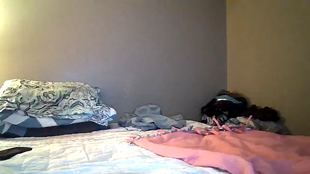 Snapshot of JoJoMonroe84 chatting on 21, 12, 2025 JoJoMonroe84 online show from 21, 12, 2025