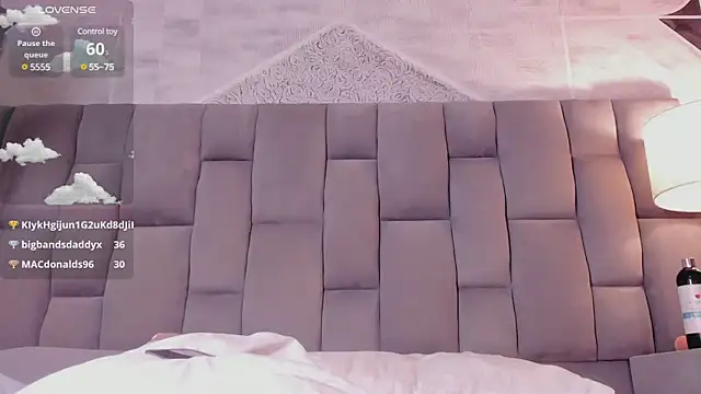 Rianamanson online show from 10, 2, 2025