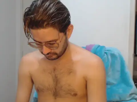 Snapshot of peterannaud chatting on 28, 9, 2025 peterannaud online show from 28, 9, 2025