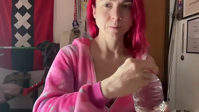 Nikky Divine online show from 21, 1, 2025