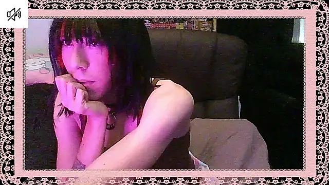 Snapshot of crystalxh chatting on 16, 10, 2025 crystalxh online show from 16, 10, 2025